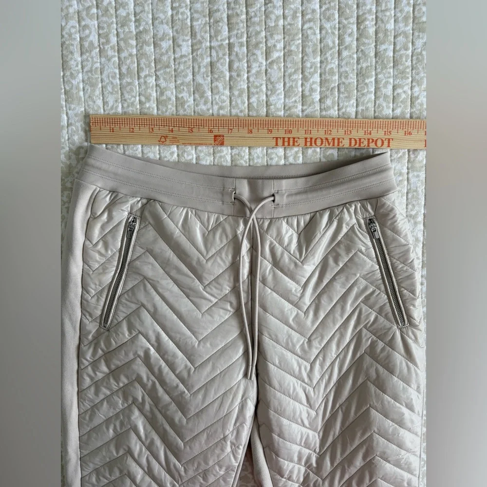 Athleta Apres Ski Down Solstice Quilted Jogger Pants in Abalone Grey | Size 8 - Picture 13 of 16